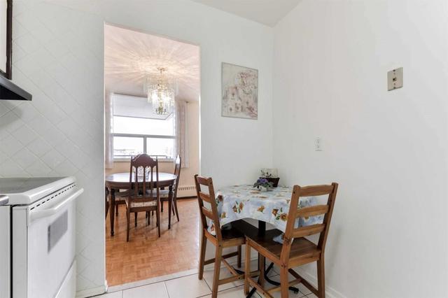 820 - 551 The West Mall, Condo with 2 bedrooms, 1 bathrooms and 1 parking in Toronto ON | Image 9
