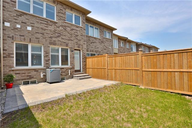 80 Fimco Cres, House attached with 3 bedrooms, 3 bathrooms and 1 parking in Markham ON | Image 2