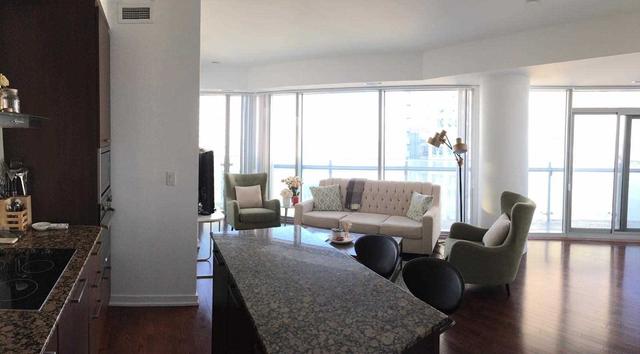 5402 - 12 York St, Condo with 2 bedrooms, 2 bathrooms and 1 parking in Toronto ON | Image 6