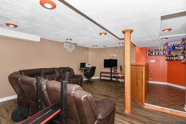 230 Wessenger Dr, House detached with 3 bedrooms, 3 bathrooms and 6 parking in Barrie ON | Image 9
