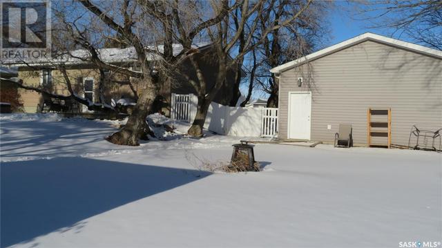 609 Poplar Street, House detached with 5 bedrooms, 2 bathrooms and null parking in Wolseley SK | Image 32