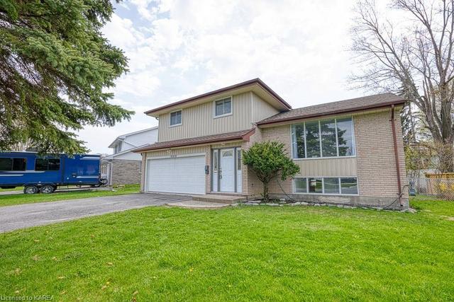 1069 Hudson Drive, Home with 5 bedrooms, 2 bathrooms and 4 parking in Kingston ON | Image 1