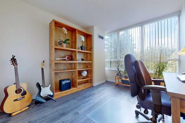 310 - 7250 Yonge St, Condo with 2 bedrooms, 2 bathrooms and 1 parking in Vaughan ON | Image 9