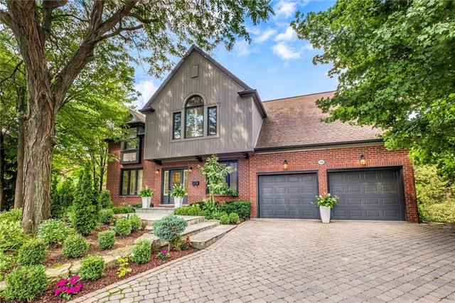 2314 Hoover Court, House detached with 4 bedrooms, 3 bathrooms and 4 parking in Burlington ON | Card Image