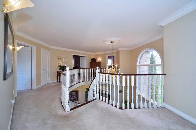 83 Ayton Cres, House detached with 4 bedrooms, 3 bathrooms and 6 parking in Vaughan ON | Image 17