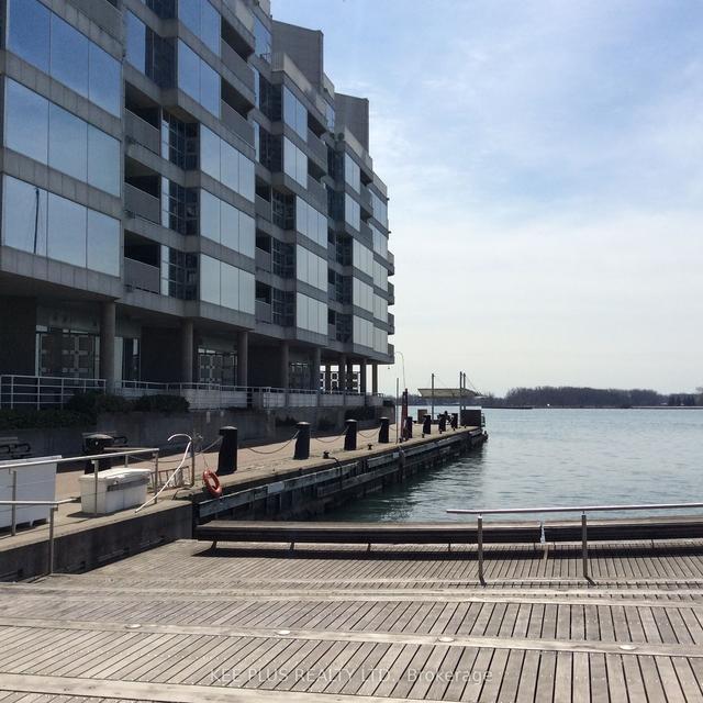 402 - 401 Queens Quay W, Condo with 1 bedrooms, 2 bathrooms and 1 parking in Toronto ON | Image 19