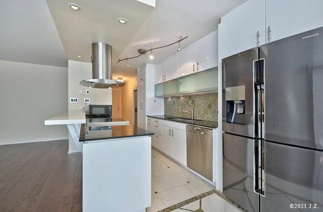 107 - 60 Montclair Ave, Condo with 2 bedrooms, 1 bathrooms and 1 parking in Toronto ON | Image 5