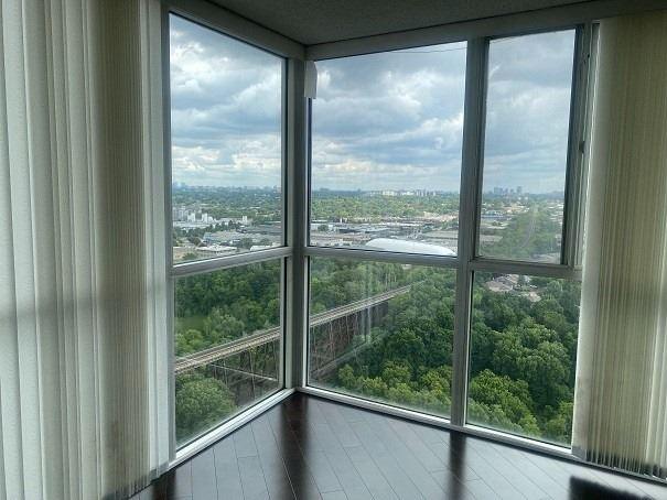 2412 - 7 Concorde Pl, Condo with 1 bedrooms, 1 bathrooms and 1 parking in Toronto ON | Image 4