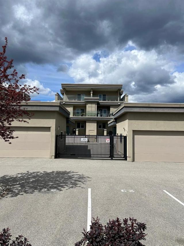 101 - 402 Lakeshore Drive, House detached with 2 bedrooms, 2 bathrooms and 2 parking in Penticton BC | Image 12