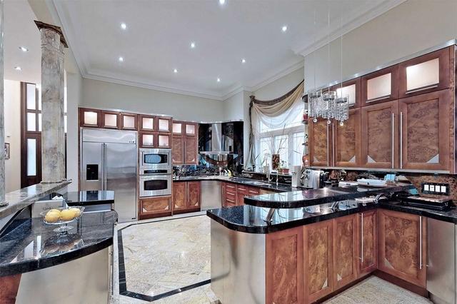 63 Mapledown Way, House detached with 5 bedrooms, 6 bathrooms and 9 parking in Vaughan ON | Image 6