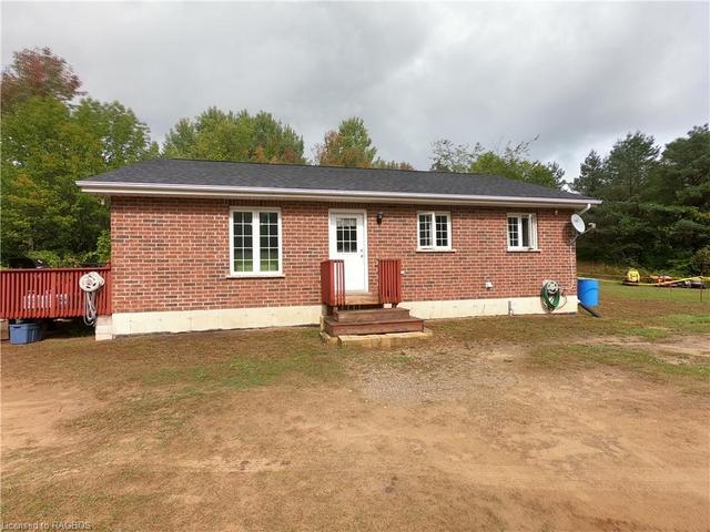 396 Bruce Rd 8 Road, House detached with 3 bedrooms, 1 bathrooms and 10 parking in South Bruce Peninsula ON | Image 7