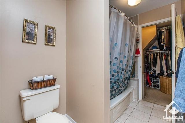 1473 Thurlow Street, Townhouse with 3 bedrooms, 2 bathrooms and 3 parking in Ottawa ON | Image 20