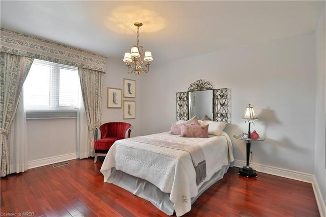 2023 Lady Di Court, House detached with 5 bedrooms, 3 bathrooms and 6 parking in Mississauga ON | Image 22