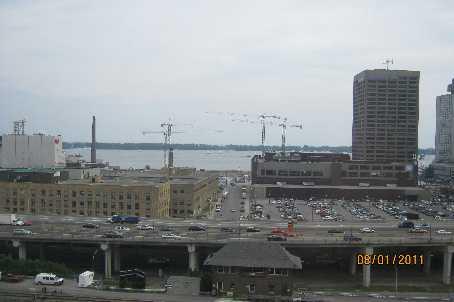 1318 - 25 The Esplanade Ave N, Condo with 1 bedrooms, 1 bathrooms and null parking in Toronto ON | Image 2