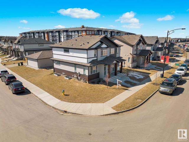 1270 Mcconachie Bv Nw, House semidetached with 4 bedrooms, 2 bathrooms and 4 parking in Edmonton AB | Image 3