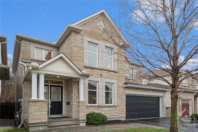 334 Abbeydale Circle, House detached with 4 bedrooms, 3 bathrooms and 6 parking in Ottawa ON | Image 2