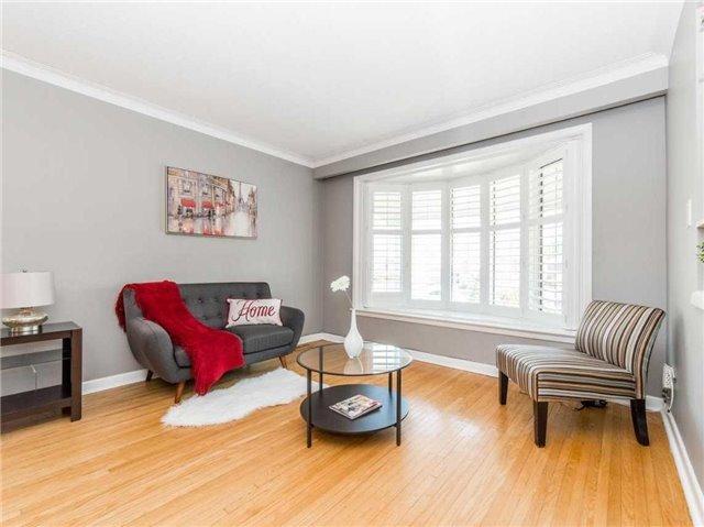 56 Ascolda Blvd, House detached with 3 bedrooms, 2 bathrooms and 2 parking in Toronto ON | Image 6
