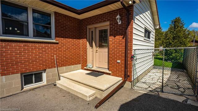7 Kathleen Street, House detached with 3 bedrooms, 1 bathrooms and null parking in Brant ON | Image 6