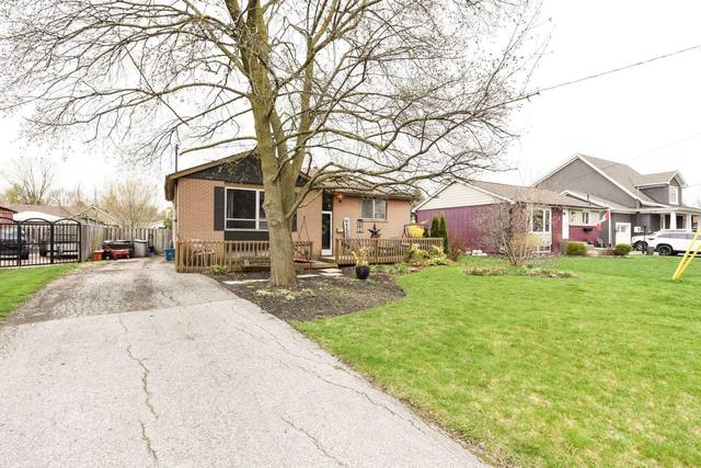 108 Robinwood Cres, House detached with 2 bedrooms, 1 bathrooms and 4 parking in Milton ON | Image 23