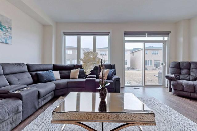 78 Mohandas Dr, House semidetached with 4 bedrooms, 5 bathrooms and 2 parking in Markham ON | Image 39