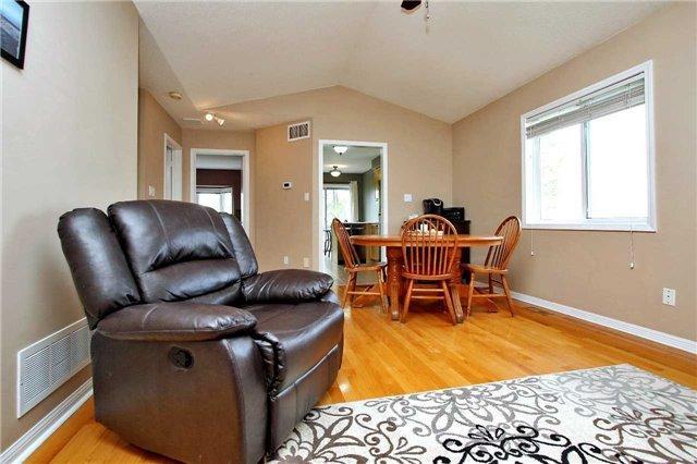 104 Mainprize Cres, House detached with 2 bedrooms, 2 bathrooms and 6 parking in East Gwillimbury ON | Image 6