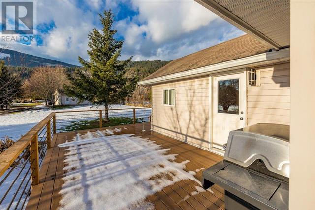 2269 Solsqua Road, House detached with 2 bedrooms, 2 bathrooms and 22 parking in Columbia Shuswap E BC | Image 25