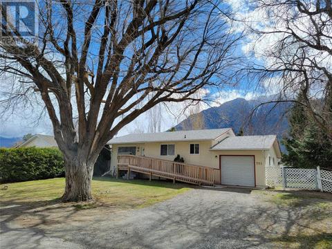 701 Kickbush Avenue, House detached with 4 bedrooms, 1 bathrooms and 1 parking in Keremeos BC | Card Image