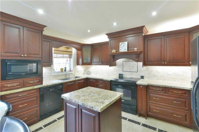 114 River Rock Cres, House detached with 4 bedrooms, 4 bathrooms and 4 parking in Brampton ON | Image 7