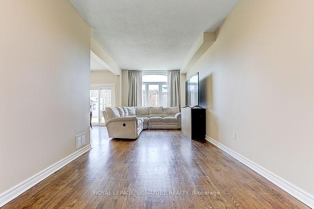 219 Milliken Meadows Dr, House attached with 3 bedrooms, 5 bathrooms and 6 parking in Markham ON | Image 39