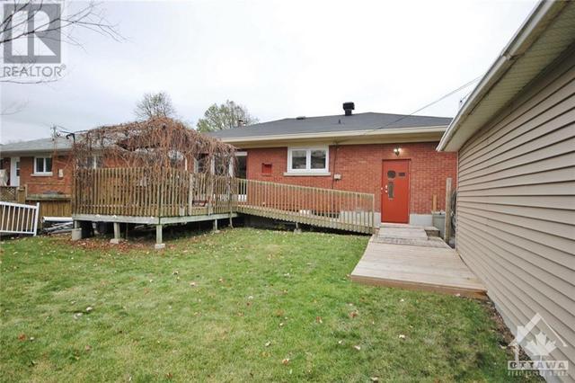 1760 Gage Crescent, House detached with 5 bedrooms, 2 bathrooms and 3 parking in Ottawa ON | Image 26