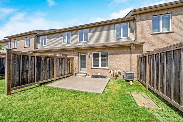 19 - 19 Summerfield Dr, Townhouse with 3 bedrooms, 3 bathrooms and 2 parking in Guelph ON | Image 28