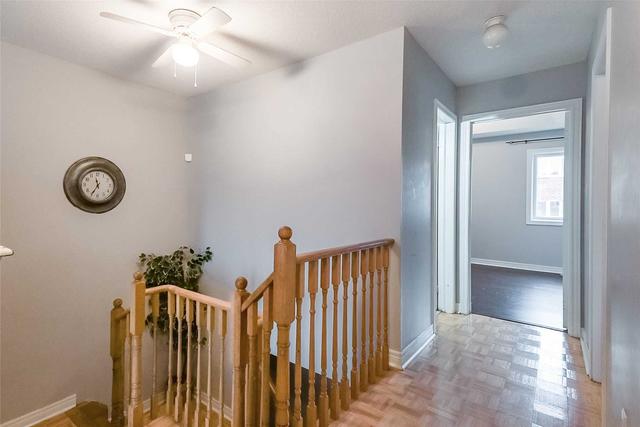 8 Tobermory Cres, House detached with 3 bedrooms, 3 bathrooms and 4 parking in Brampton ON | Image 10