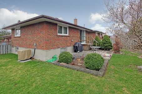 79 Cavehill Cres, House detached with 3 bedrooms, 2 bathrooms and 5 parking in Toronto ON | Image 9
