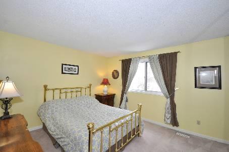 61 - 98 Falconer Dr, Townhouse with 3 bedrooms, 1 bathrooms and 1 parking in Mississauga ON | Image 6