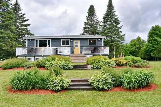553681 Grey Rd 23 Rd, House detached with 3 bedrooms, 1 bathrooms and 10 parking in West Grey ON | Image 1