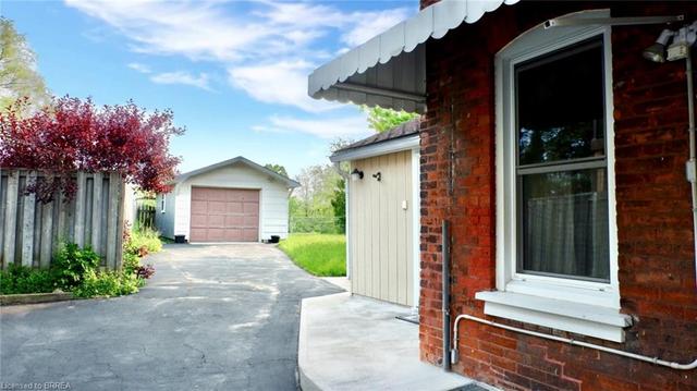 110 Grand River Avenue, House detached with 4 bedrooms, 2 bathrooms and null parking in Brantford ON | Image 12