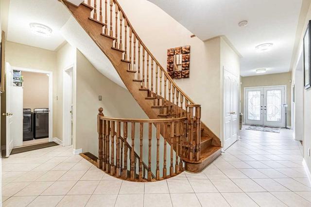 11 Hibiscus Crt, House detached with 4 bedrooms, 5 bathrooms and 6 parking in Brampton ON | Image 38