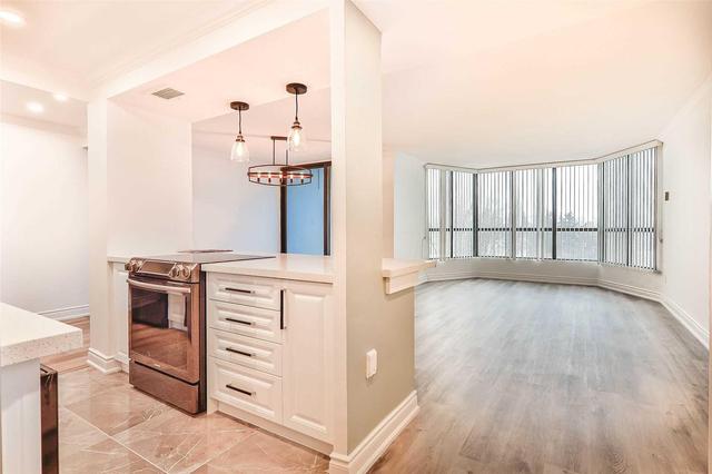 601 - 1333 Bloor St, Condo with 2 bedrooms, 1 bathrooms and 1 parking in Mississauga ON | Image 4