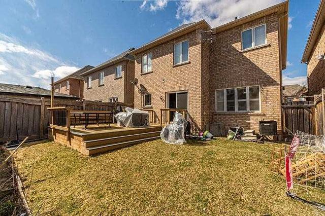 234 Bussel Cres, House detached with 4 bedrooms, 4 bathrooms and 4 parking in Milton ON | Image 35
