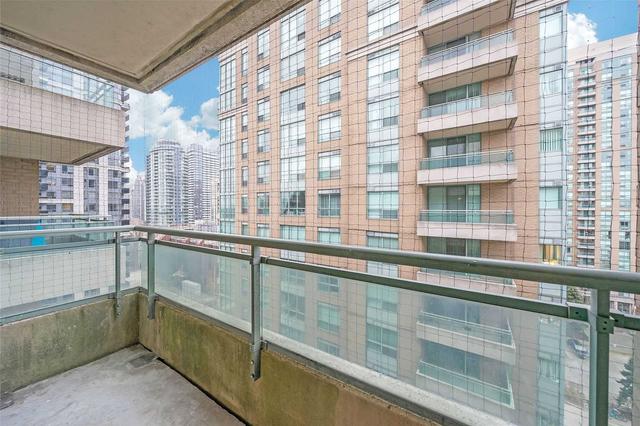 lph17 - 39 Pemberton Ave, Condo with 2 bedrooms, 2 bathrooms and 1 parking in Toronto ON | Image 7
