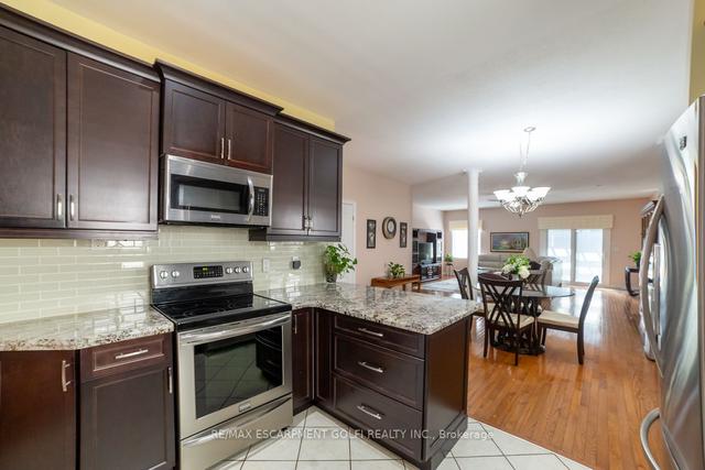 63 Davis Cres, House detached with 3 bedrooms, 3 bathrooms and 6 parking in Hamilton ON | Image 40