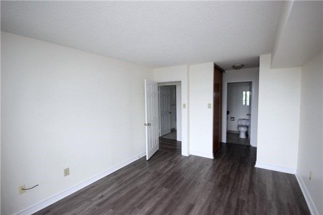 303 - 300 Alton Towers Circ, Condo with 2 bedrooms, 2 bathrooms and 2 parking in Toronto ON | Image 19