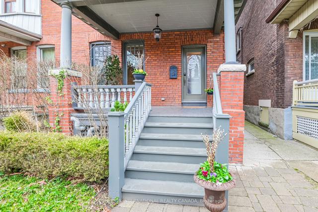 525 Markham St, House semidetached with 3 bedrooms, 4 bathrooms and 2 parking in Toronto ON | Image 1