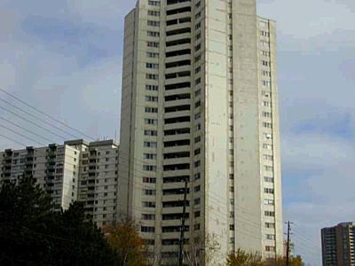 2502 - 330 Dixon Rd, Condo with 2 bedrooms, 1 bathrooms and 1 parking in Toronto ON | Image 1