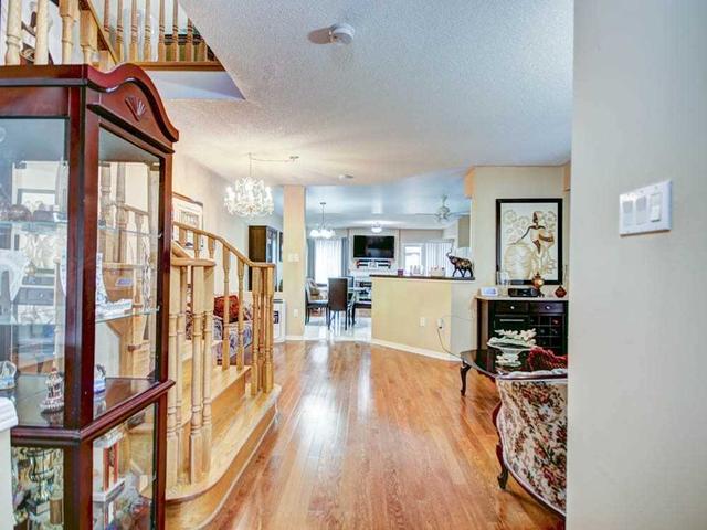 3525 Gandhi Way, House semidetached with 4 bedrooms, 4 bathrooms and 5 parking in Mississauga ON | Image 37