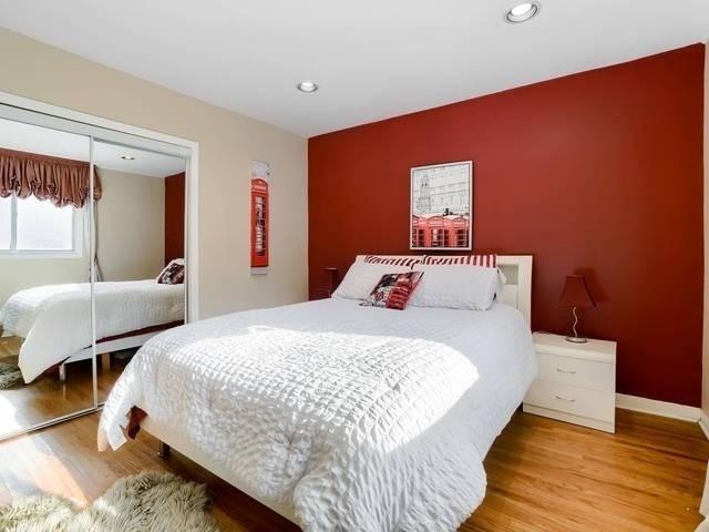 upper - 28 Lesgay Cres, House detached with 3 bedrooms, 1 bathrooms and 4 parking in Toronto ON | Image 7