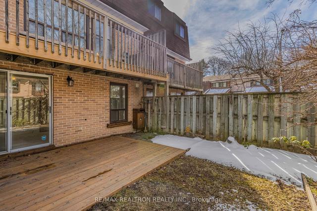 27 - 260 Avenue Rd, Townhouse with 3 bedrooms, 2 bathrooms and 3 parking in Richmond Hill ON | Image 28