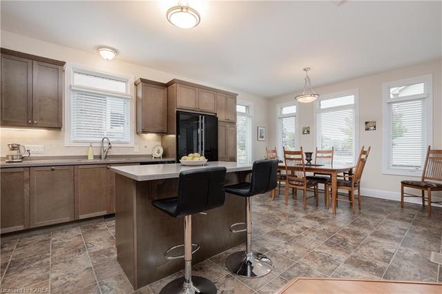 1363 Sierra Avenue, House detached with 2 bedrooms, 3 bathrooms and 8 parking in Kingston ON | Image 13