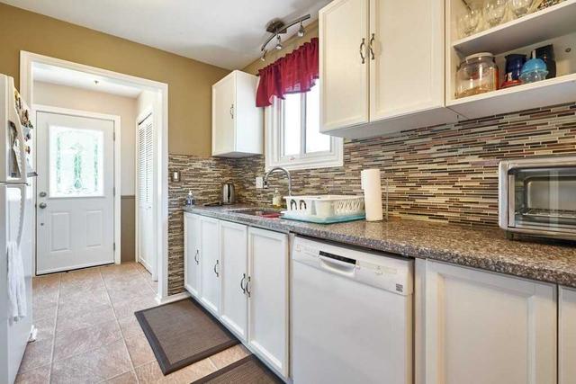534 Muirfield St, House semidetached with 3 bedrooms, 2 bathrooms and 2 parking in Oshawa ON | Image 3