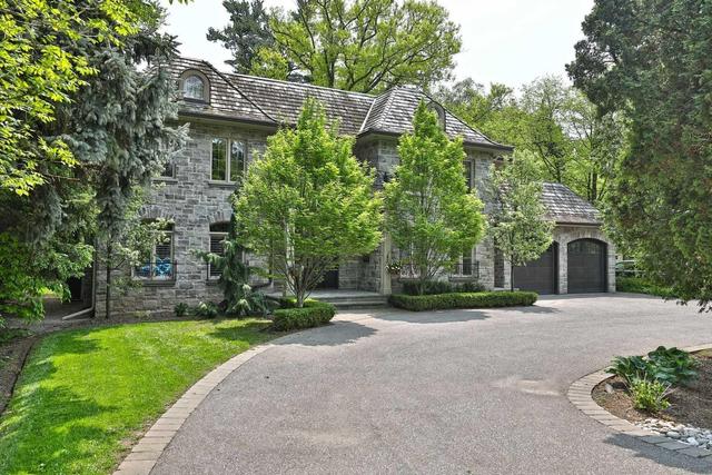 1012 Rebecca St, House detached with 4 bedrooms, 4 bathrooms and 6 parking in Oakville ON | Image 1